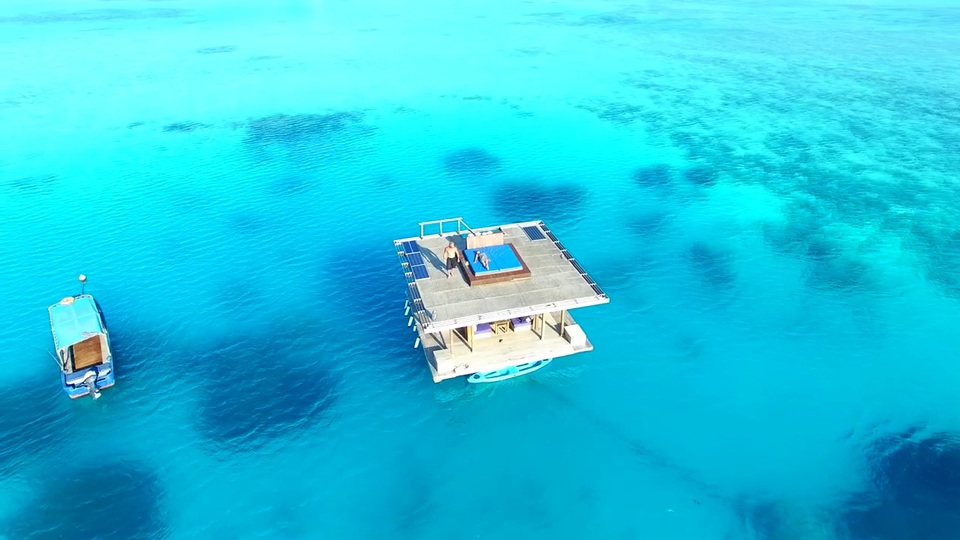 Khách sạn nửa nổi nửa chìm nằm giữa biển khơi - 3 Khách sạn nửa nổi nửa chìm nằm giữa biển khơi - 3