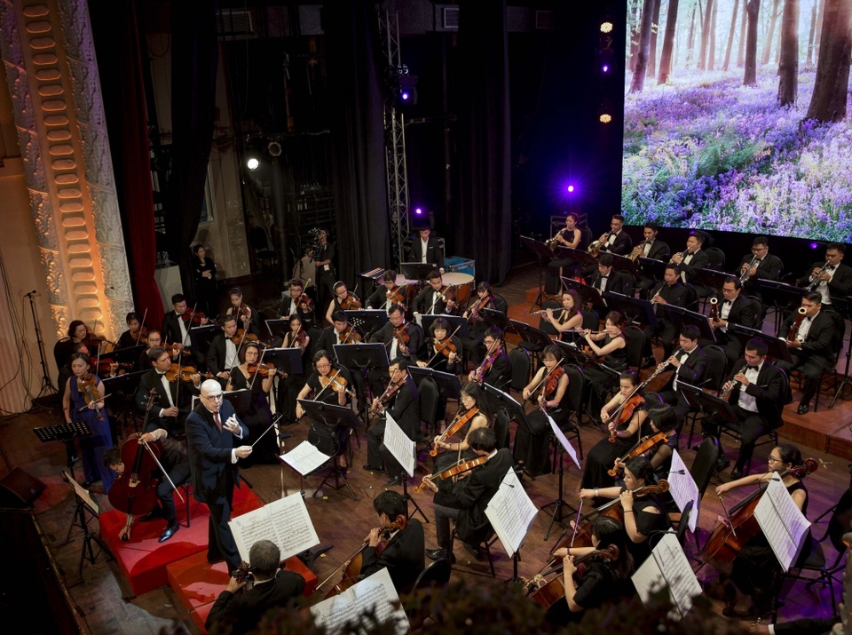 Vợ Hoàng Bách sắp sinh con thứ 3 vẫn xinh đẹp quyến rũ - 6