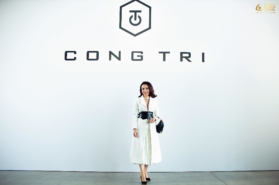 Doanh nhân Mỹ Cảnh tự hào mang trang sức ngọc trai đến New York Fashion Week - 2 Doanh nhân Mỹ Cảnh tự hào mang trang sức ngọc trai đến New York Fashion Week - 2