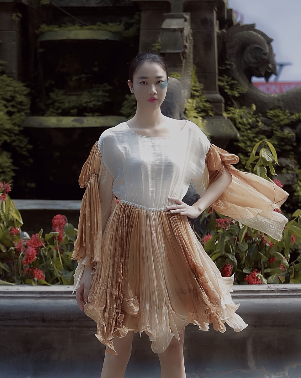 NTK Phương Thanh: Nhiều người nghĩ lụa xa xỉ phải giặt tay nhưng lụa Việt giờ đã khác - 8 NTK Phương Thanh: Nhiều người nghĩ lụa xa xỉ phải giặt tay nhưng lụa Việt giờ đã khác - 8