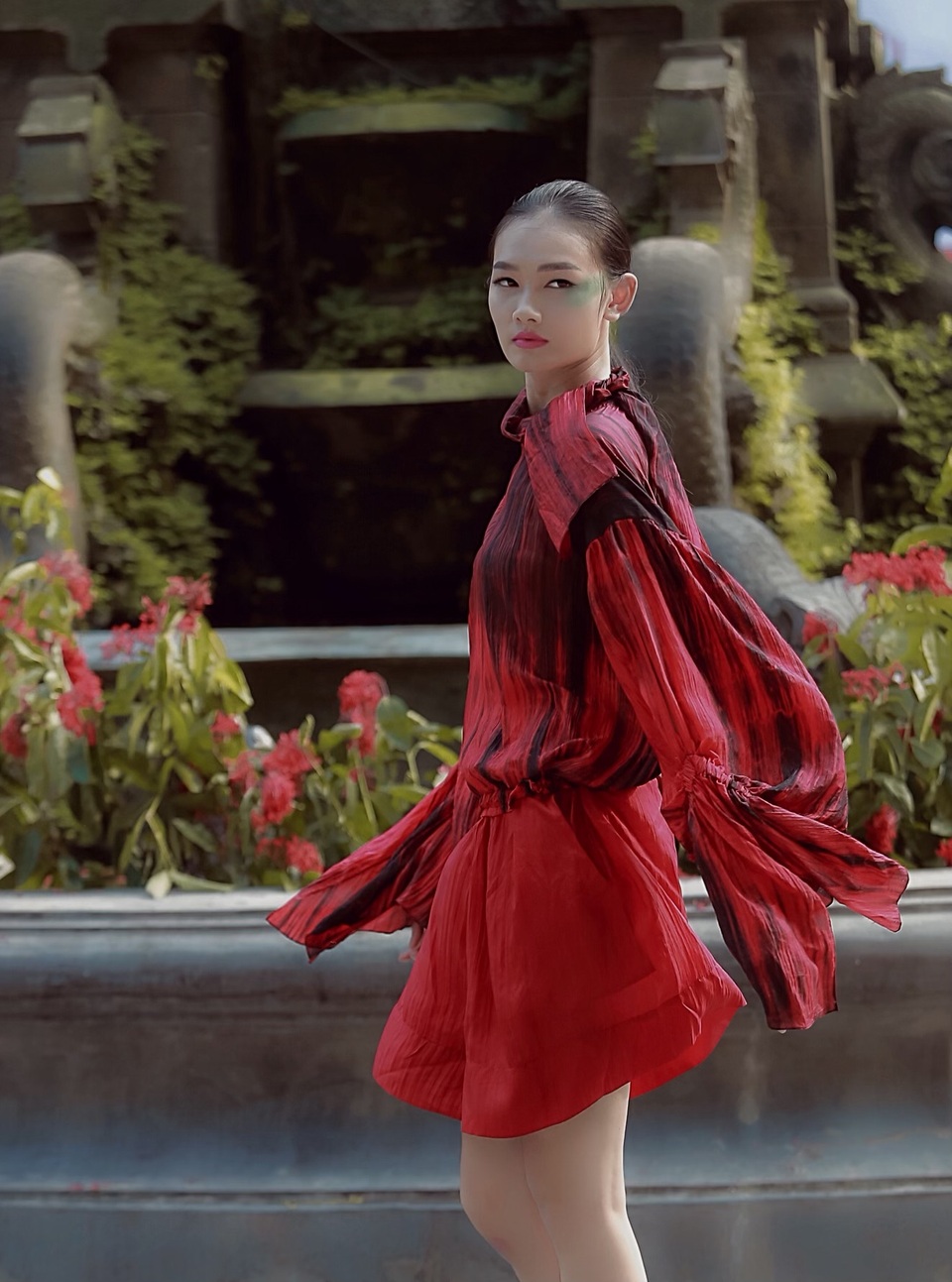NTK Phương Thanh: Nhiều người nghĩ lụa xa xỉ phải giặt tay nhưng lụa Việt giờ đã khác - 4 NTK Phương Thanh: Nhiều người nghĩ lụa xa xỉ phải giặt tay nhưng lụa Việt giờ đã khác - 4