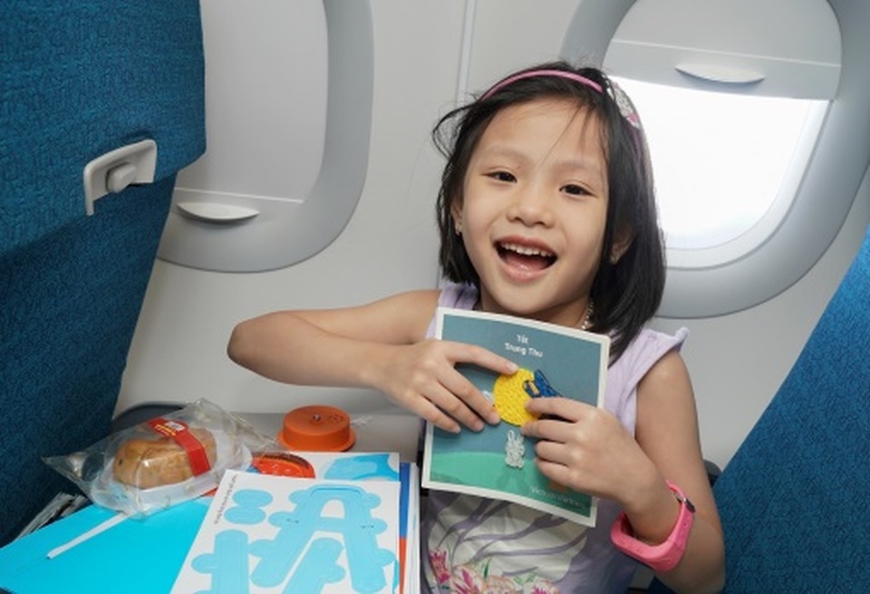 Tết Trung Thu của những nhóc tỳ đáng yêu trên máy bay - 6 Tết Trung Thu của những nhóc tỳ đáng yêu trên máy bay - 6
