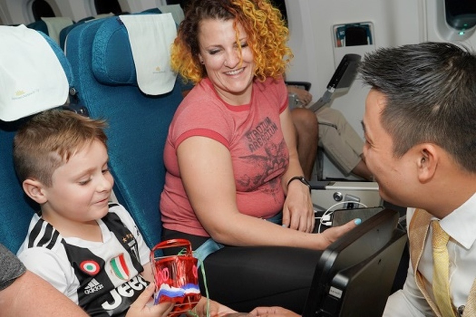 Tết Trung Thu của những nhóc tỳ đáng yêu trên máy bay - 7 Tết Trung Thu của những nhóc tỳ đáng yêu trên máy bay - 7