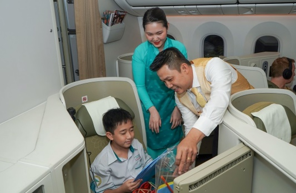 Tết Trung Thu của những nhóc tỳ đáng yêu trên máy bay - 9 Tết Trung Thu của những nhóc tỳ đáng yêu trên máy bay - 9