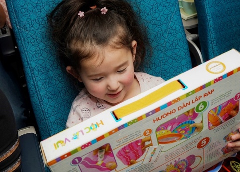 Tết Trung Thu của những nhóc tỳ đáng yêu trên máy bay - 11 Tết Trung Thu của những nhóc tỳ đáng yêu trên máy bay - 11