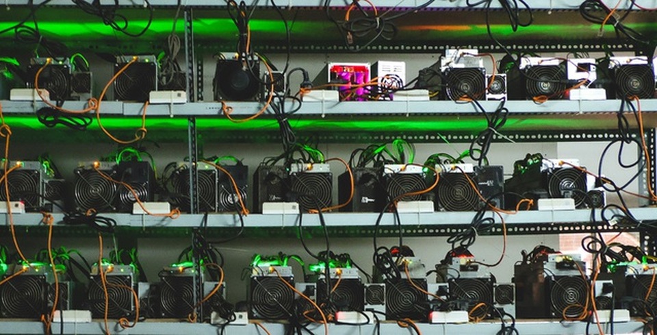 Bỏ bạc tỉ ra nước ngoài đào Bitcoin để ôm mộng làm giàu - 2 Bỏ bạc tỉ ra nước ngoài đào Bitcoin để ôm mộng làm giàu - 2