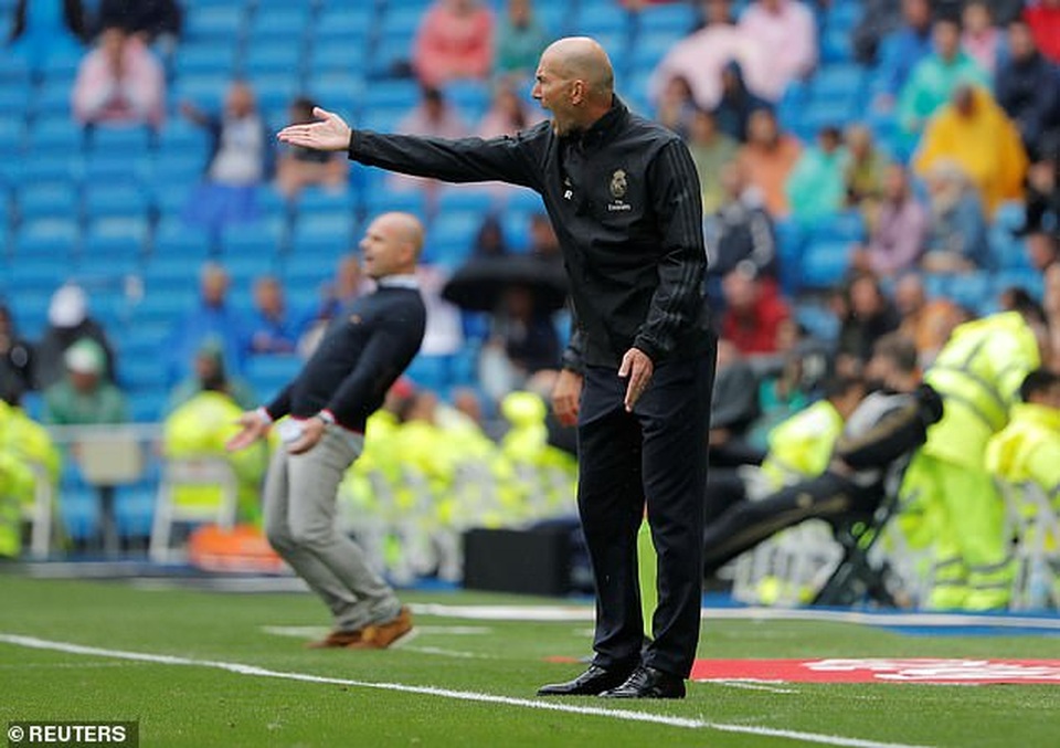 Dẫn trước 3 bàn, Real Madrid vẫn suýt mất điểm trên sân nhà - 8 Dẫn trước 3 bàn, Real Madrid vẫn suýt mất điểm trên sân nhà - 8