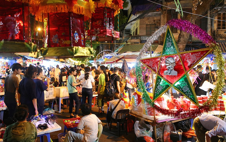 Đi chơi chợ đêm Rằm Trung thu - 2 Đi chơi chợ đêm Rằm Trung thu - 2