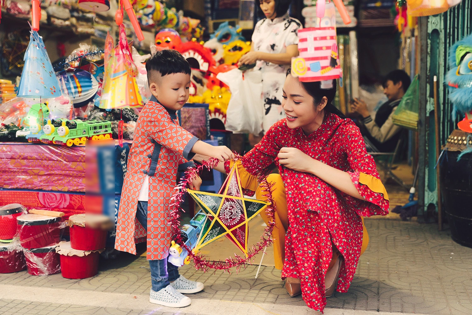 Làm mẹ đơn thân, Dương Cẩm Lynh cố vun vén cho con một tuổi thơ êm đẹp - 10