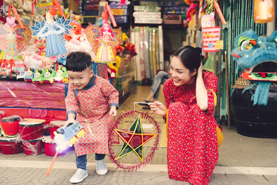 Làm mẹ đơn thân, Dương Cẩm Lynh cố vun vén cho con một tuổi thơ êm đẹp - 3