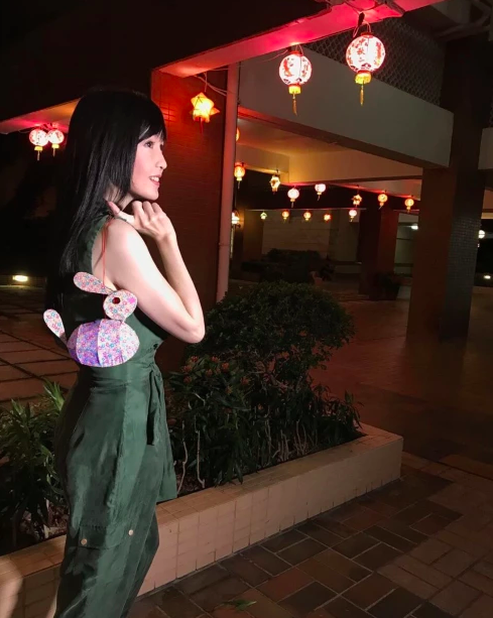 Châu Huệ Mẫn khoe ảnh hiếm hoi bên ông xã dịp tết Trung thu - 2 Châu Huệ Mẫn khoe ảnh hiếm hoi bên ông xã dịp tết Trung thu - 2