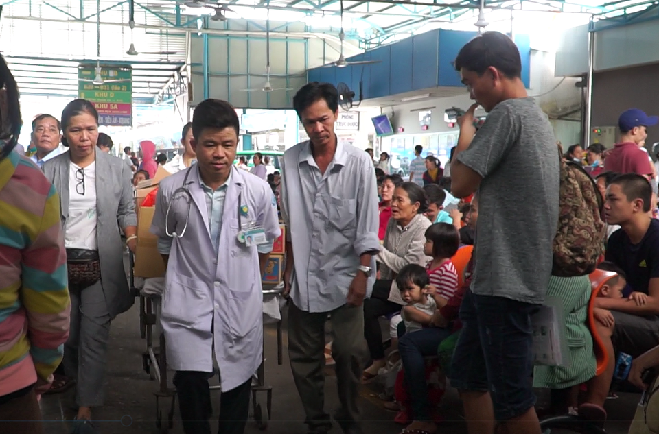 Mang “Trăng Rằm Yêu Thương”đến những trẻ em bị nhiễm HIV.png