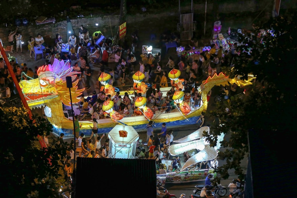 Mãn nhãn những mô hình đèn trung thu khổng lồ độc nhất vô nhị ở Tuyên Quang - 2 Mãn nhãn những mô hình đèn trung thu khổng lồ độc nhất vô nhị ở Tuyên Quang - 2