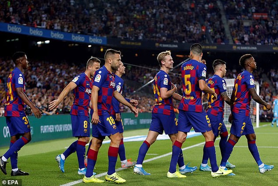 Barcelona 5-2 Valencia: Cú đúp của Luis Suarez - 10 Barcelona 5-2 Valencia: Cú đúp của Luis Suarez - 10