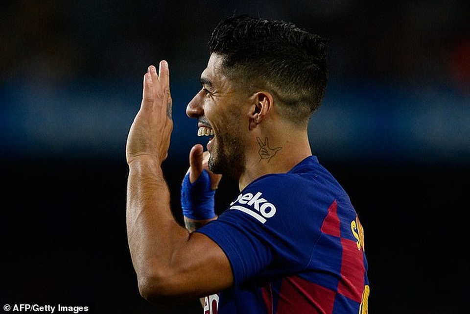 Barcelona 5-2 Valencia: Cú đúp của Luis Suarez - 7 Barcelona 5-2 Valencia: Cú đúp của Luis Suarez - 7