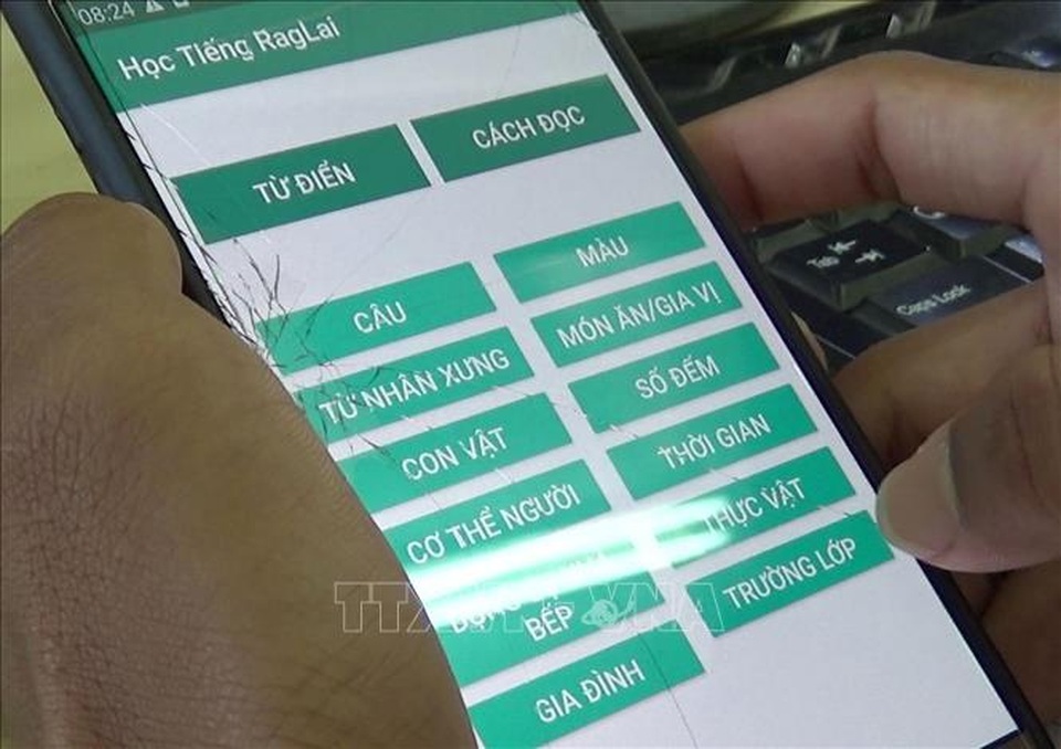 Học sinh miền núi Ninh Thuận sáng chế phần mềm học tiếng Raglai trên điện thoại - 2 Học sinh miền núi Ninh Thuận sáng chế phần mềm học tiếng Raglai trên điện thoại - 2