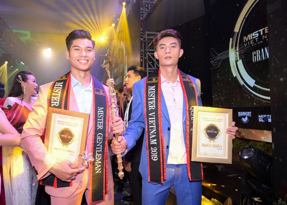 Quý ông Việt Nam 2019 gây sốc khi quyết định trao 2 giải Quán quân - 18 Quý ông Việt Nam 2019 gây sốc khi quyết định trao 2 giải Quán quân - 18