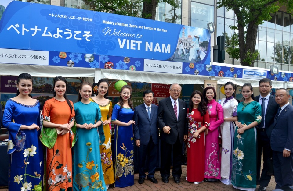 Nguyên Chủ tịch nước Trương Tấn Sang dự Lễ hội Việt Nam tại Sapporo 2019 - 6 Nguyên Chủ tịch nước Trương Tấn Sang dự Lễ hội Việt Nam tại Sapporo 2019 - 6