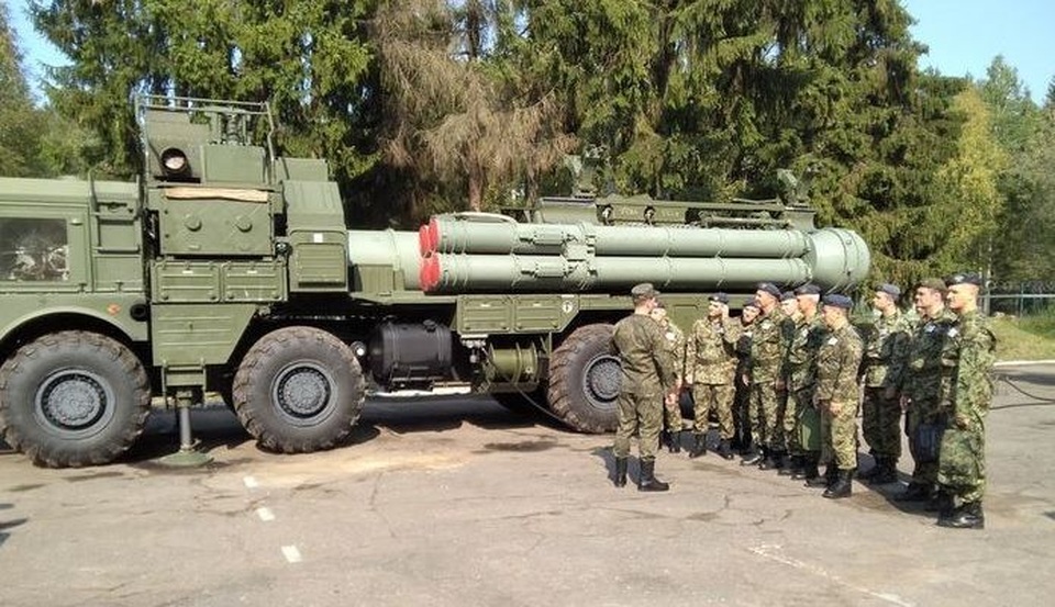Phiên bản bí ẩn của “rồng lửa” S-400 bất ngờ lộ diện - 1 Phiên bản bí ẩn của “rồng lửa” S-400 bất ngờ lộ diện - 1