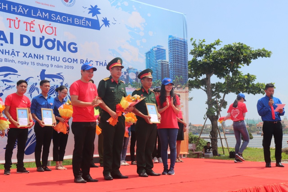 Quảng Bình: 1.000 thanh niên xung kích tham gia chiến dịch làm sạch biển - 10