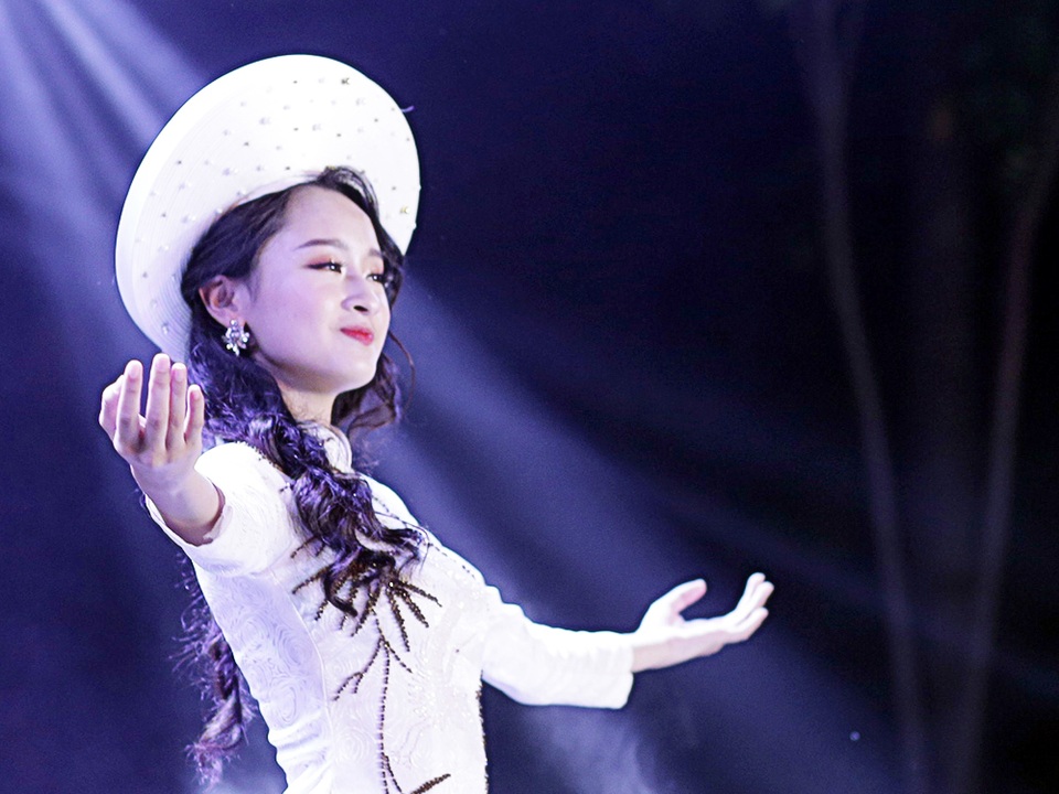 Nữ sinh đa tài, xinh đẹp đăng quang Đại sứ trường Ams 2019 - 6 Nữ sinh đa tài, xinh đẹp đăng quang Đại sứ trường Ams 2019 - 6