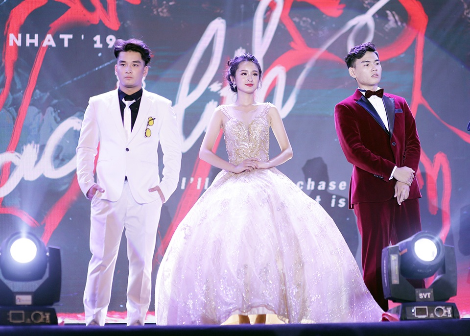 Nữ sinh đa tài, xinh đẹp đăng quang Đại sứ trường Ams 2019 - 1 Nữ sinh đa tài, xinh đẹp đăng quang Đại sứ trường Ams 2019 - 1