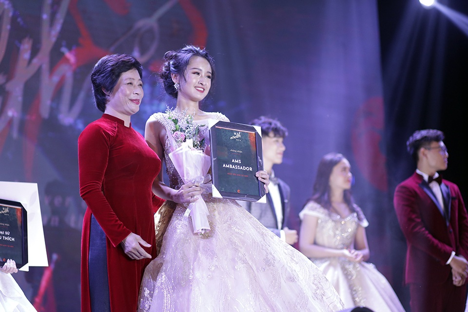 Tân Đại sứ trường Ams: Xinh đẹp, học giỏi và đa tài - 1 Tân Đại sứ trường Ams: Xinh đẹp, học giỏi và đa tài - 1