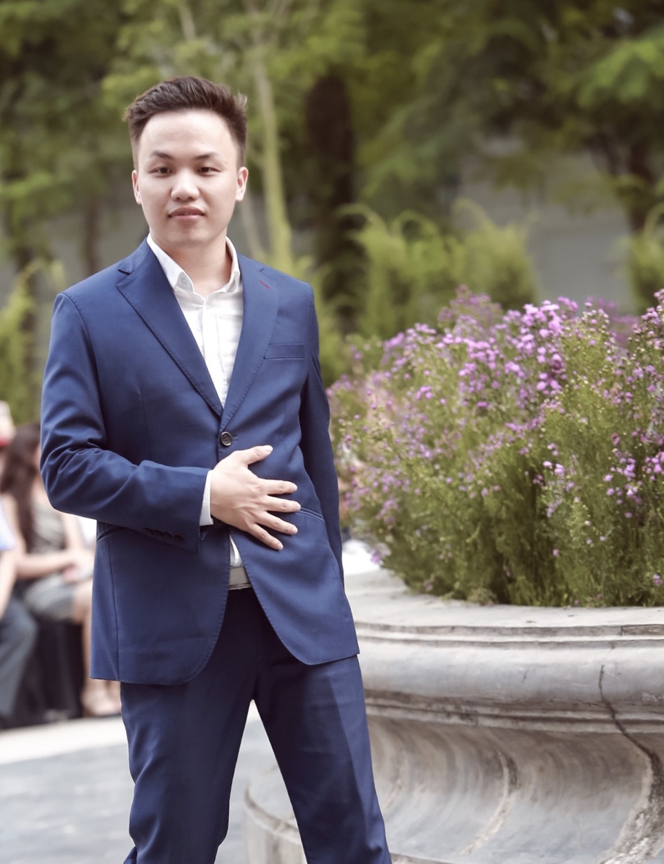 NTK Minh Hạnh: “Không thể để cho các làng nghề truyền thống chìm vào quên lãng” - 22 NTK Minh Hạnh: “Không thể để cho các làng nghề truyền thống chìm vào quên lãng” - 22