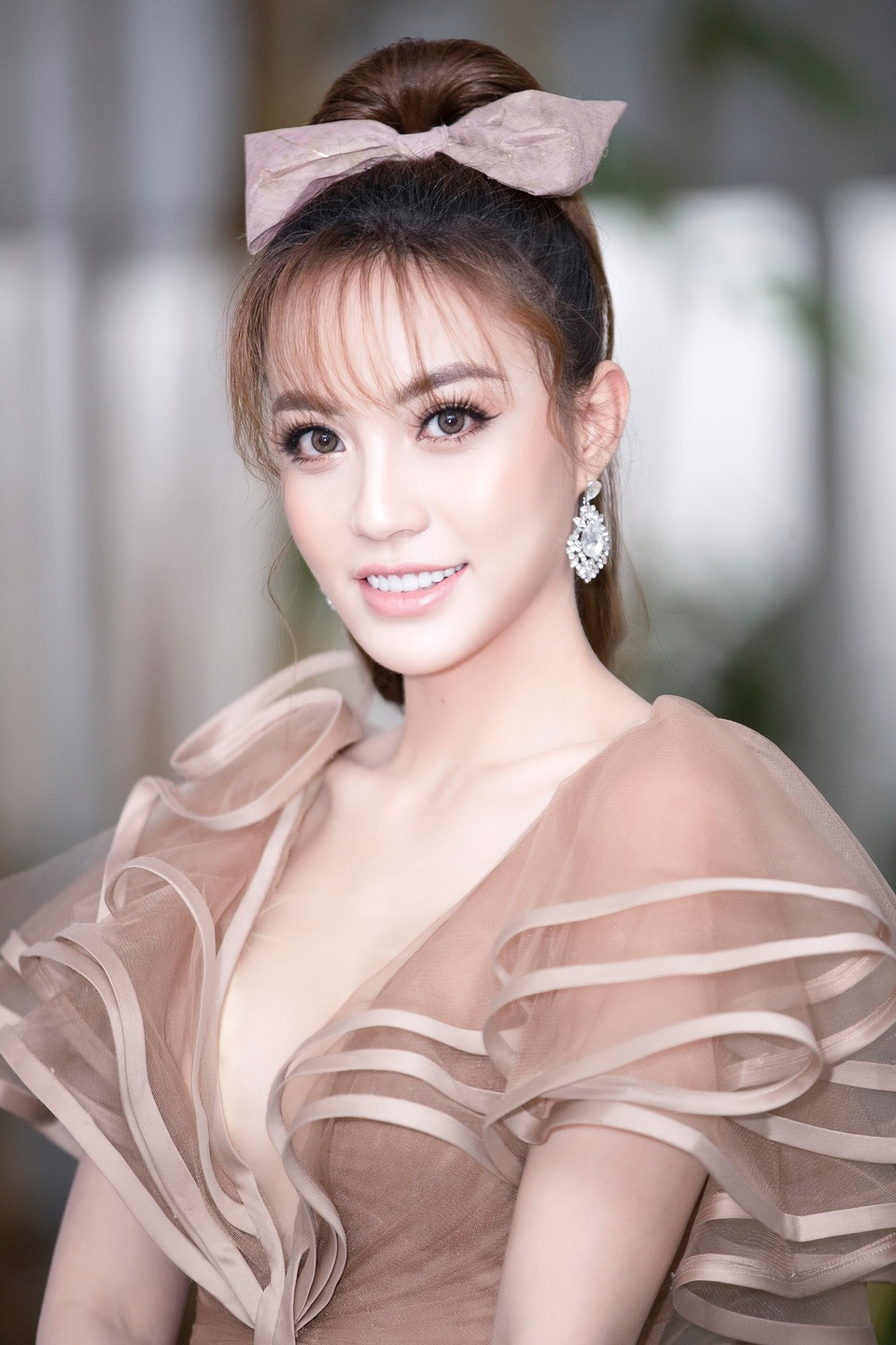 Lý San Nghi ủng hộ Kim Nguyên diễn vedette - 6 Lý San Nghi ủng hộ Kim Nguyên diễn vedette - 6