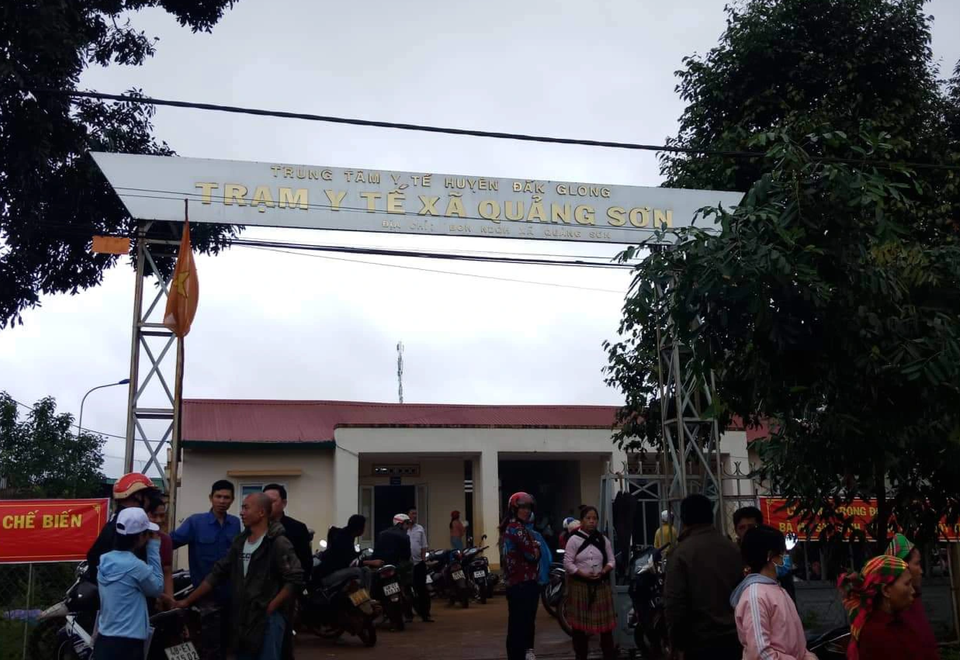 Ba chị em ruột bị điện giật thương vong trên đường chở nhau đi học - 1 Ba chị em ruột bị điện giật thương vong trên đường chở nhau đi học - 1