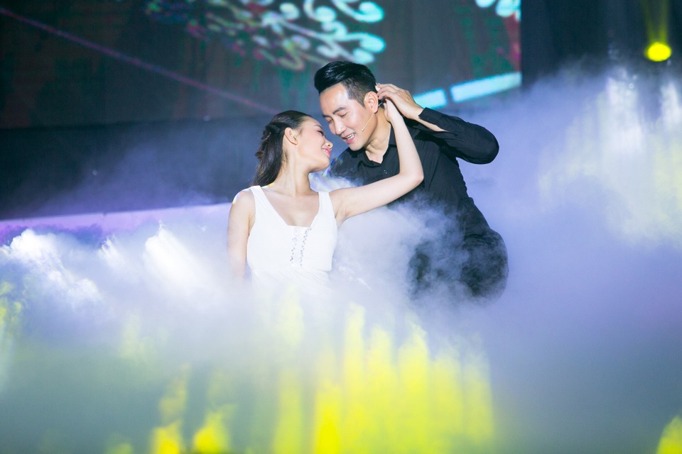 Tiết lộ chuyện Việt Hương “tỏ tình” với Nguyễn Phi Hùng hơn 10 năm trước - 2 Tiết lộ chuyện Việt Hương “tỏ tình” với Nguyễn Phi Hùng hơn 10 năm trước - 2