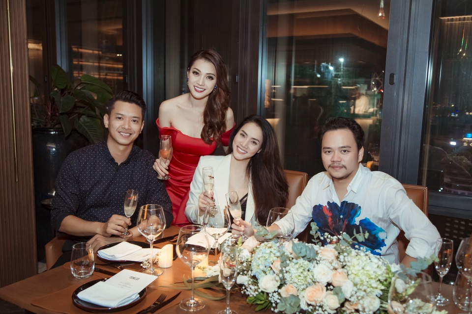 Hoa hậu Thái Nhiên Phương rực rỡ trong tiệc sinh nhật - 3