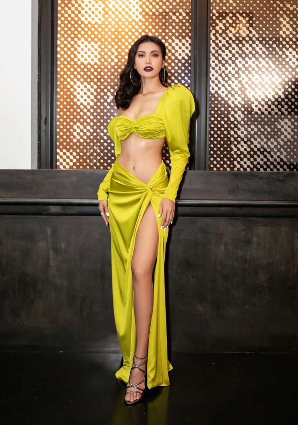 Minh Tú, Như Vân nổi bật nhất tuần khi diện trang phục hở bạo - 1 Minh Tú, Như Vân nổi bật nhất tuần khi diện trang phục hở bạo - 1