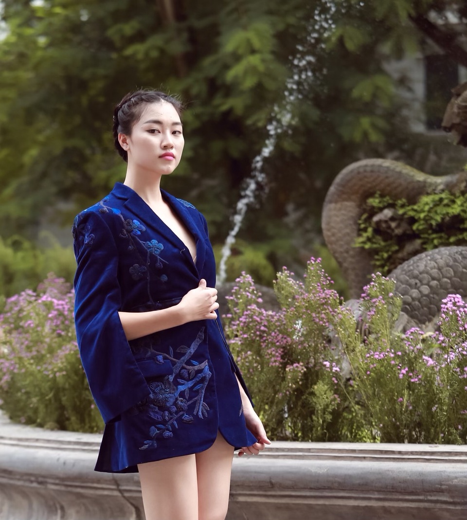 NTK Minh Hạnh: “Không thể để cho các làng nghề truyền thống chìm vào quên lãng” - 5 NTK Minh Hạnh: “Không thể để cho các làng nghề truyền thống chìm vào quên lãng” - 5