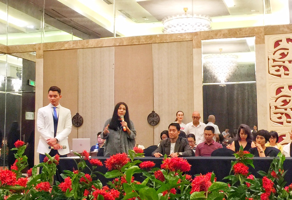 NTK Minh Hạnh: “Không thể để cho các làng nghề truyền thống chìm vào quên lãng” - 1 NTK Minh Hạnh: “Không thể để cho các làng nghề truyền thống chìm vào quên lãng” - 1