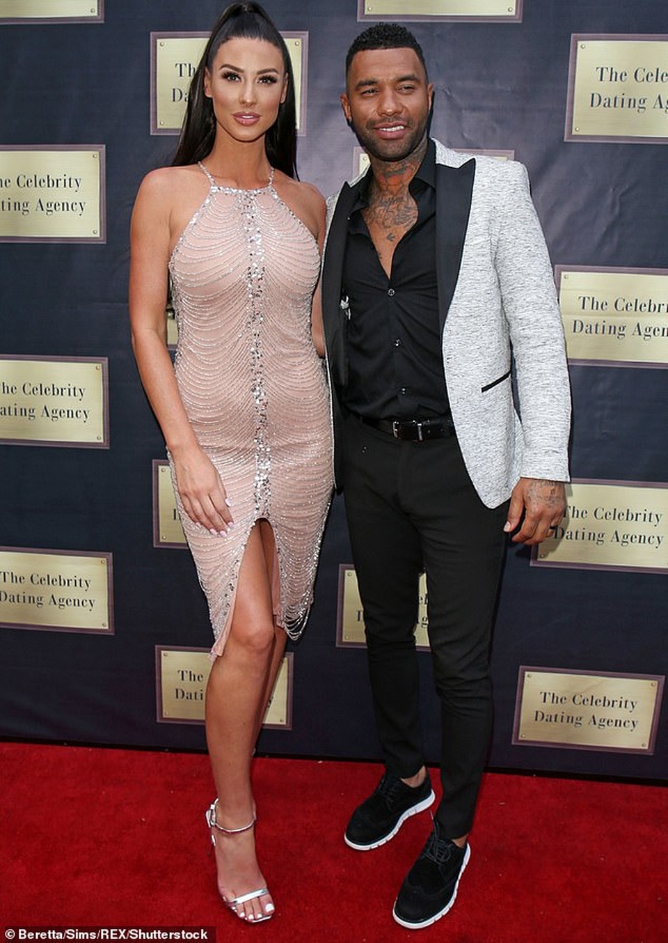 Vợ cầu thủ Jermaine Pennant bốc lửa với bikini đỏ - 6 Vợ cầu thủ Jermaine Pennant bốc lửa với bikini đỏ - 6