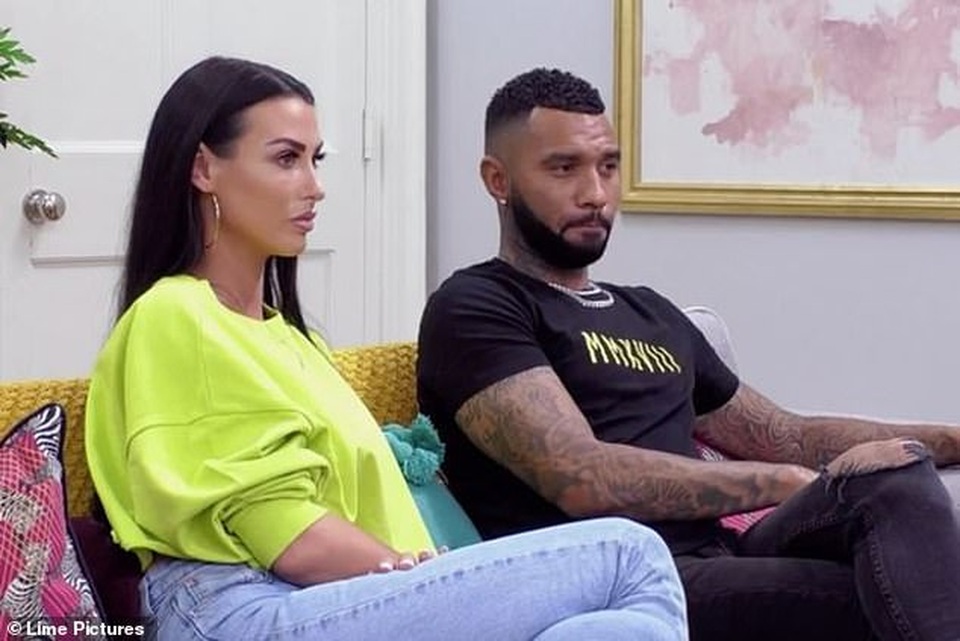 Vợ cầu thủ Jermaine Pennant bốc lửa với bikini đỏ - 7 Vợ cầu thủ Jermaine Pennant bốc lửa với bikini đỏ - 7