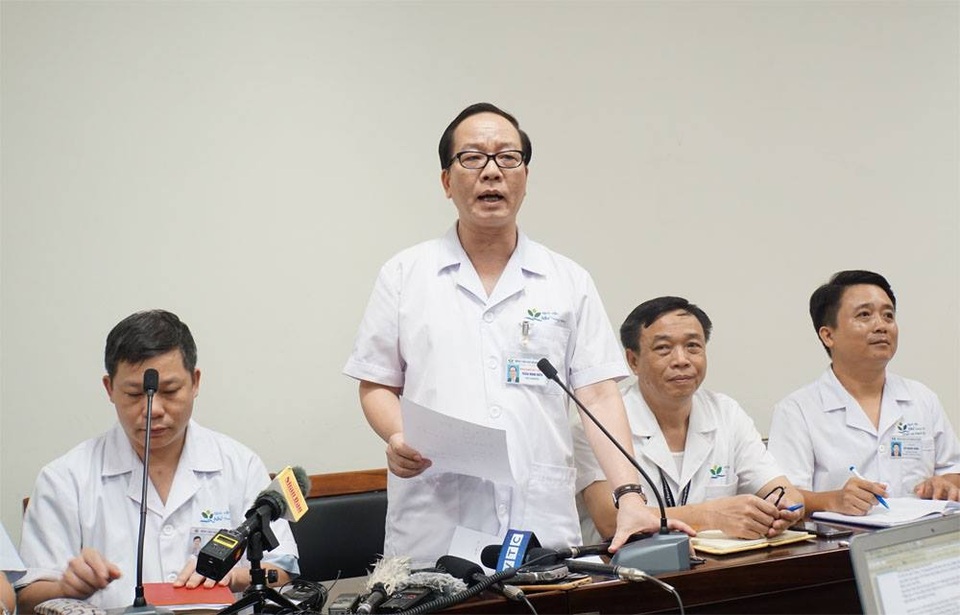 Bé trai 3 tuổi bị bỏ quên 7 tiếng trên xe đã hôn mê khi đưa đến viện - 1 Bé trai 3 tuổi bị bỏ quên 7 tiếng trên xe đã hôn mê khi đưa đến viện - 1