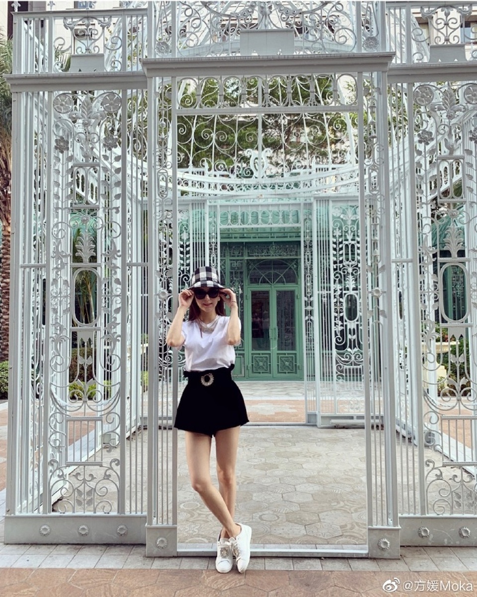Vợ của Quách Phú Thành sống như bà hoàng sau khi kết hôn - 6 Vợ của Quách Phú Thành sống như bà hoàng sau khi kết hôn - 6