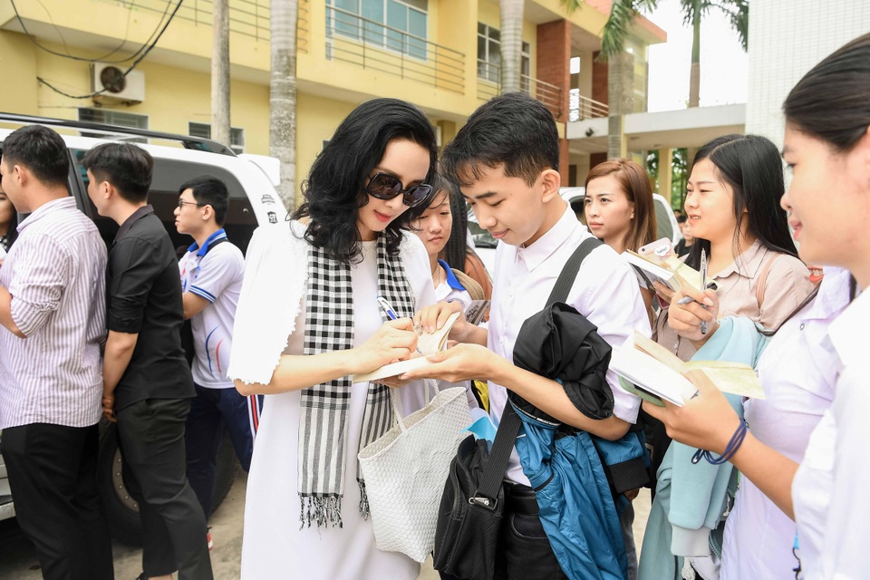 Hoa hậu Giáng My tiết lộ từ năm 6 tuổi đã được rèn luyện kỹ năng sống độc lập - 5