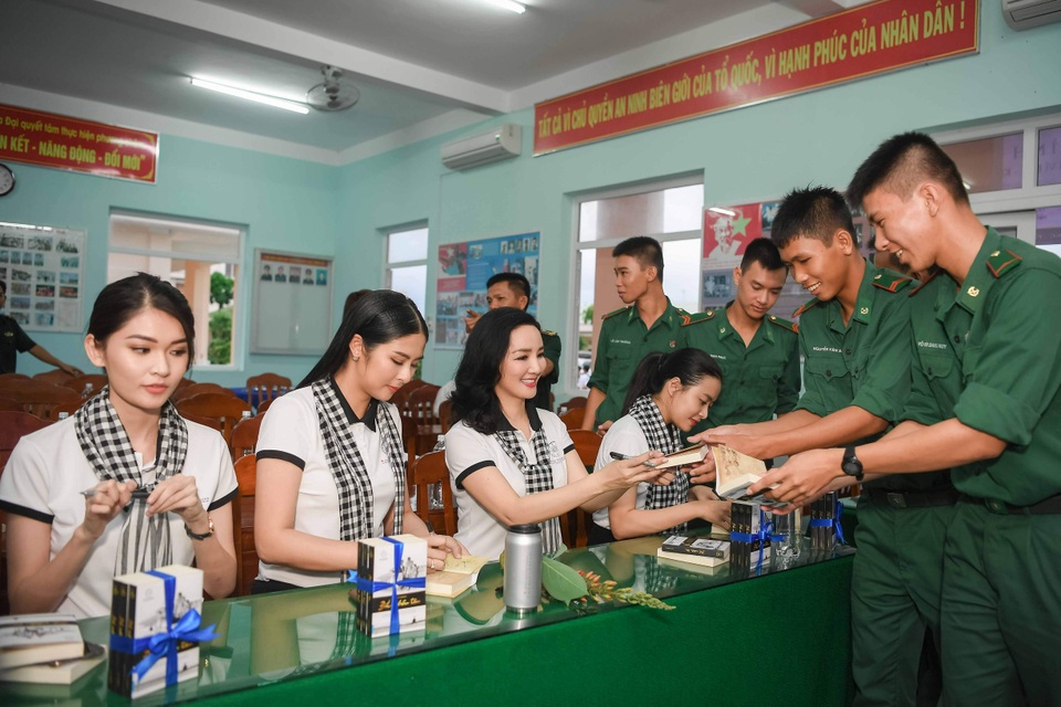 Hoa hậu Giáng My tiết lộ từ năm 6 tuổi đã được rèn luyện kỹ năng sống độc lập - 7