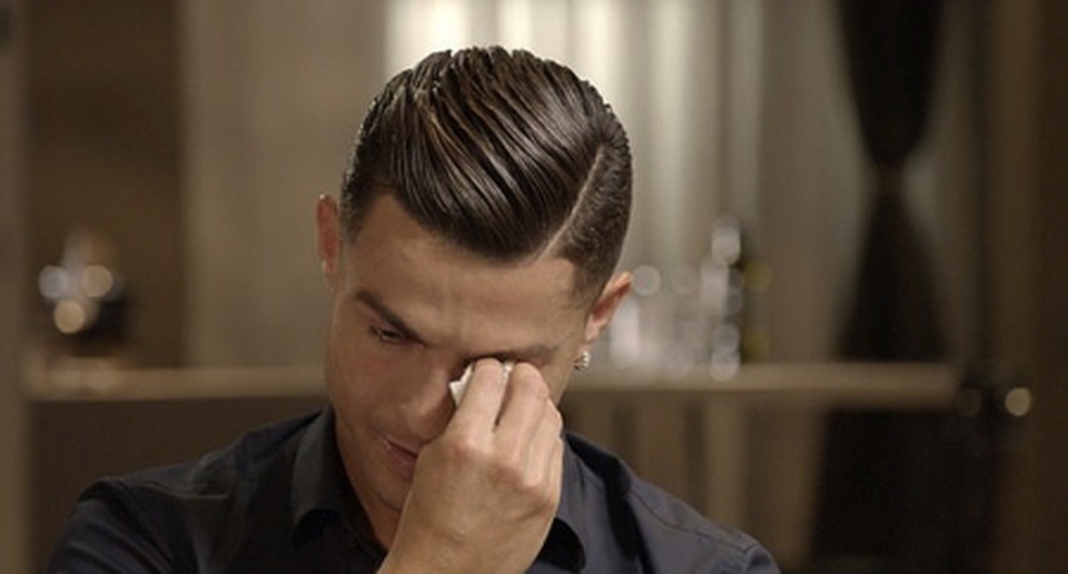 C.Ronaldo ướt đẫm nước mắt khi nhắc về người cha quá cố - 2 C.Ronaldo ướt đẫm nước mắt khi nhắc về người cha quá cố - 2