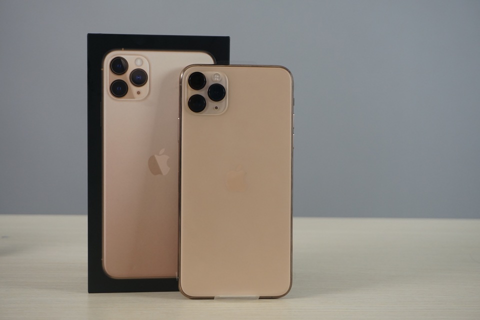 iphone 11 pro max.JPG iphone 11 pro max.JPG