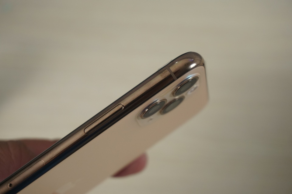 iphone 11 pro max.JPG iphone 11 pro max.JPG