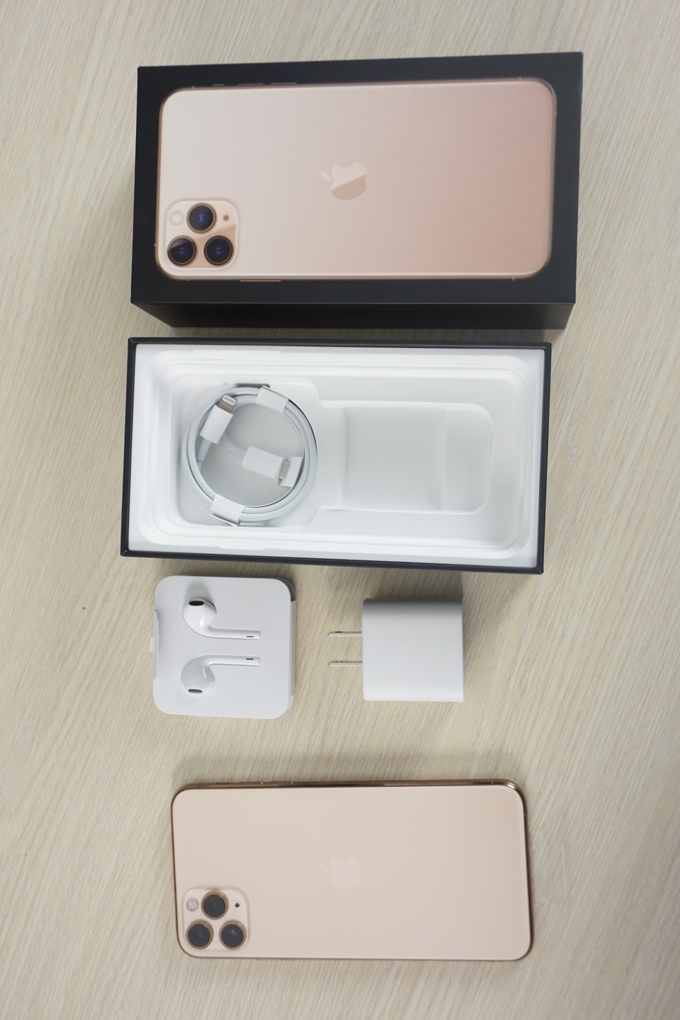 iphone 11 pro max.JPG iphone 11 pro max.JPG