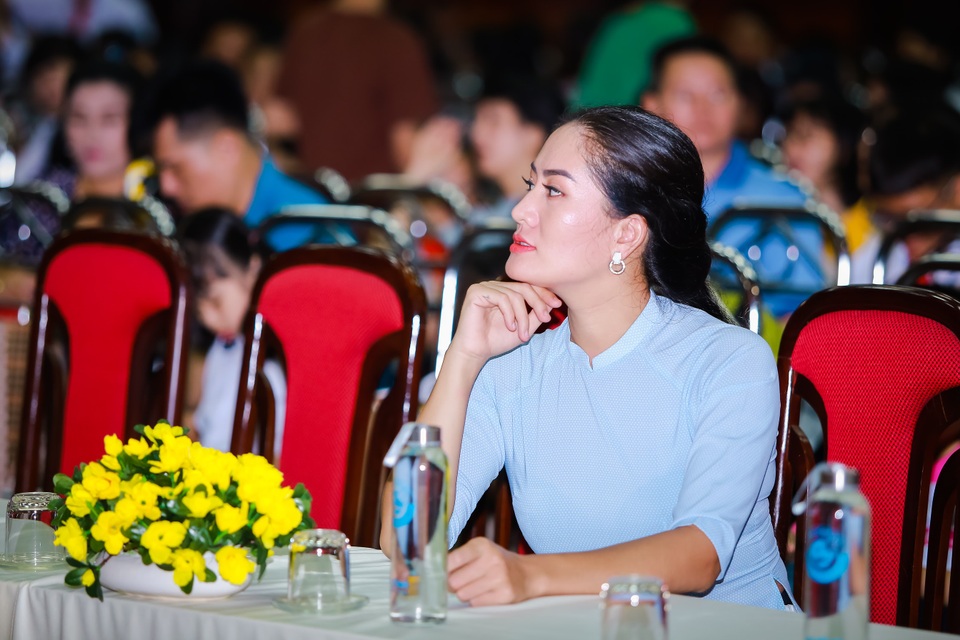 Xinh “Về nhà đi con”: “Không ngờ đóng “con giáp thứ 13” mà khán giả yêu mến” - 10 Xinh “Về nhà đi con”: “Không ngờ đóng “con giáp thứ 13” mà khán giả yêu mến” - 10
