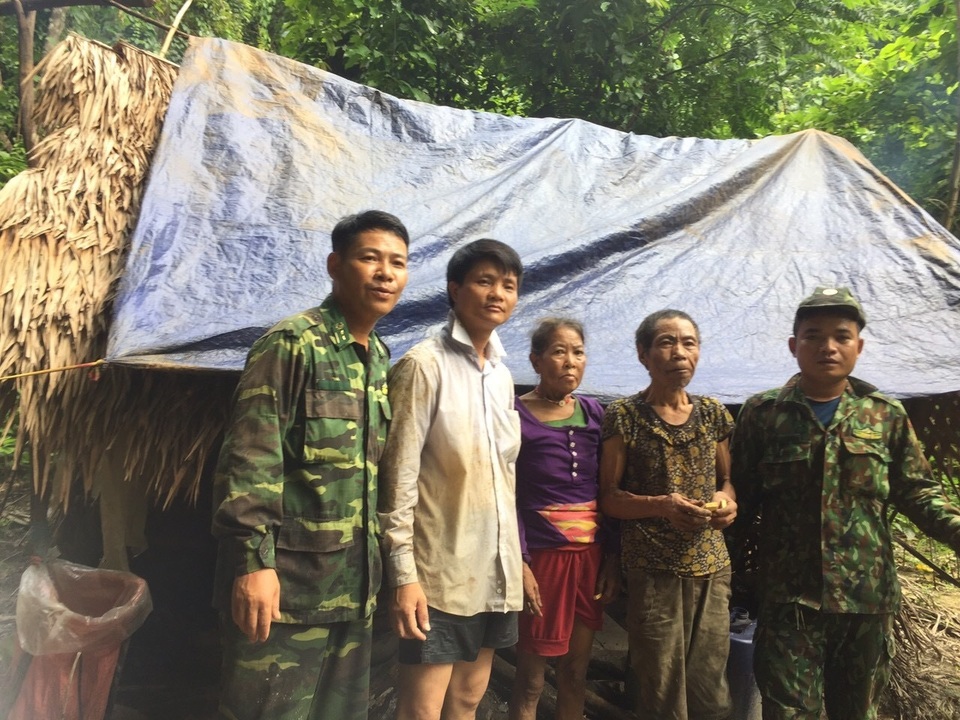 Tìm thấy đôi vợ chồng đi tránh lũ gần 1 tháng không rõ tung tích - 1 Tìm thấy đôi vợ chồng đi tránh lũ gần 1 tháng không rõ tung tích - 1