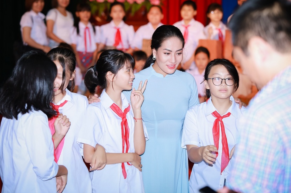 Xinh “Về nhà đi con”: “Không ngờ đóng “con giáp thứ 13” mà khán giả yêu mến” - 3 Xinh “Về nhà đi con”: “Không ngờ đóng “con giáp thứ 13” mà khán giả yêu mến” - 3