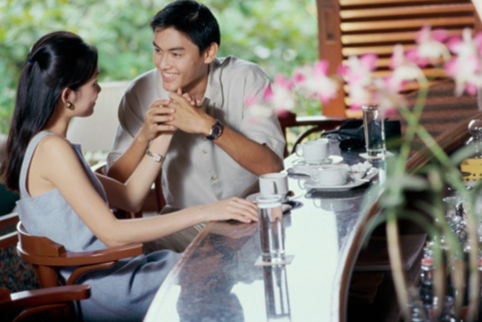 Chết đứng gặp vợ nghỉ trưa cùng đồng nghiệp trẻ trong khách sạn - 1 Chết đứng gặp vợ nghỉ trưa cùng đồng nghiệp trẻ trong khách sạn - 1