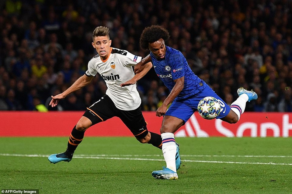 Chelsea 0-1 Valencia: Lampard lại khởi đầu tồi tệ - 5 Chelsea 0-1 Valencia: Lampard lại khởi đầu tồi tệ - 5